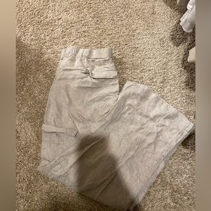 Abercrombie & Fitch Women's
Linen-Blend Tailored Ultra Wide-Leg Cargo Pant